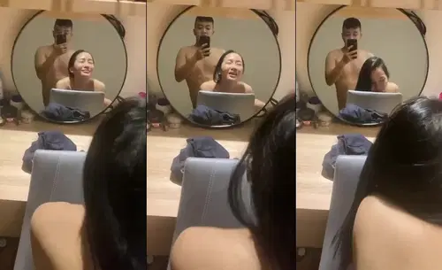 Em cong mông cho anh doggy trước gương với vẻ mặt thỏa mãn